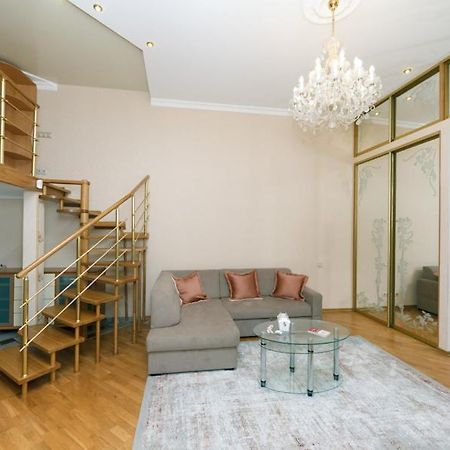 Stylish Two-Level Flat 2 Min From Khreschatyk Kijów Zewnętrze zdjęcie
