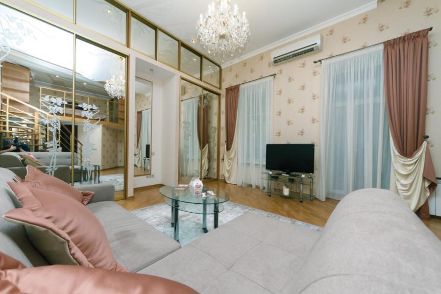 Stylish Two-Level Flat 2 Min From Khreschatyk Kijów Zewnętrze zdjęcie