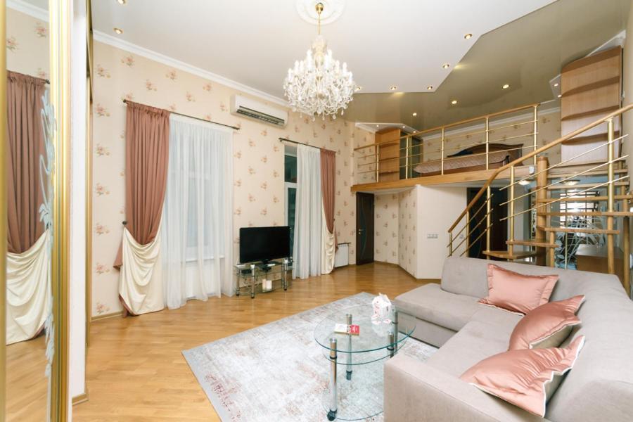 Stylish Two-Level Flat 2 Min From Khreschatyk Kijów Zewnętrze zdjęcie