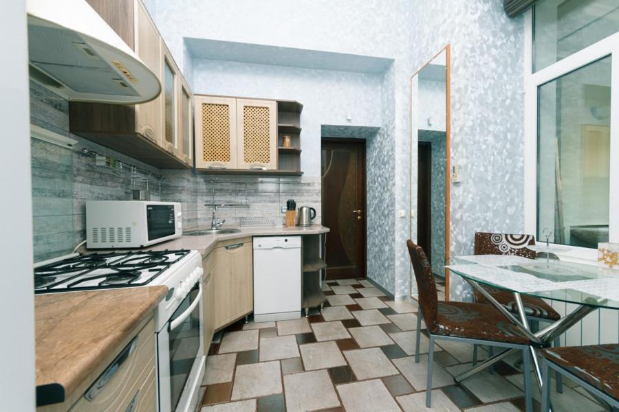 Stylish Two-Level Flat 2 Min From Khreschatyk Kijów Zewnętrze zdjęcie