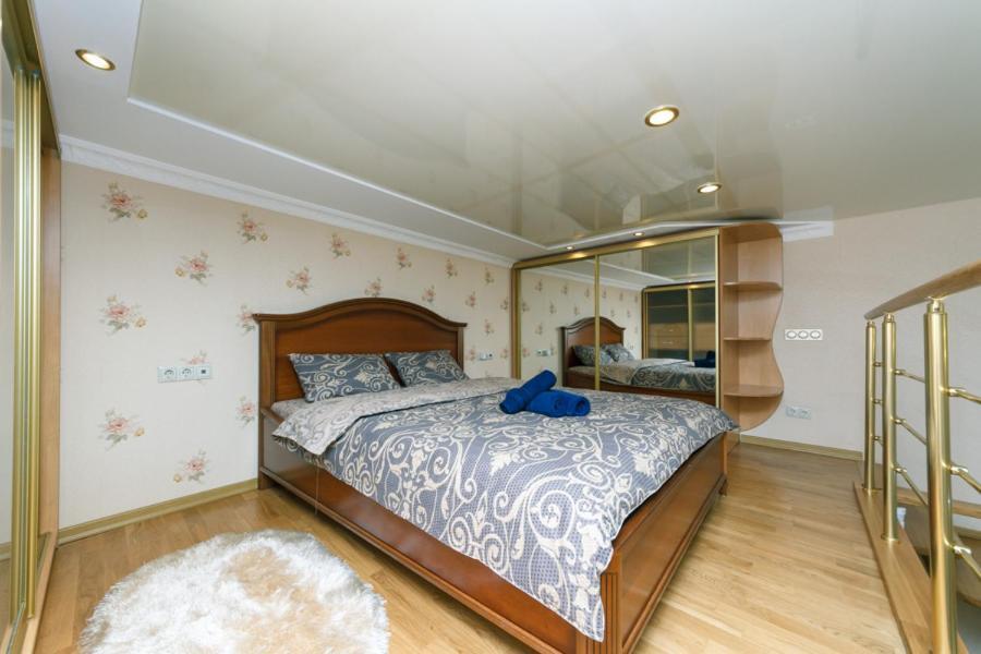 Stylish Two-Level Flat 2 Min From Khreschatyk Kijów Zewnętrze zdjęcie